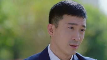 杨青学跪地赔罪